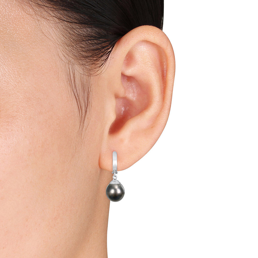 Kate Middleton's Maria Black Cha Cha Mother-of-Pearl Drop Single Earring