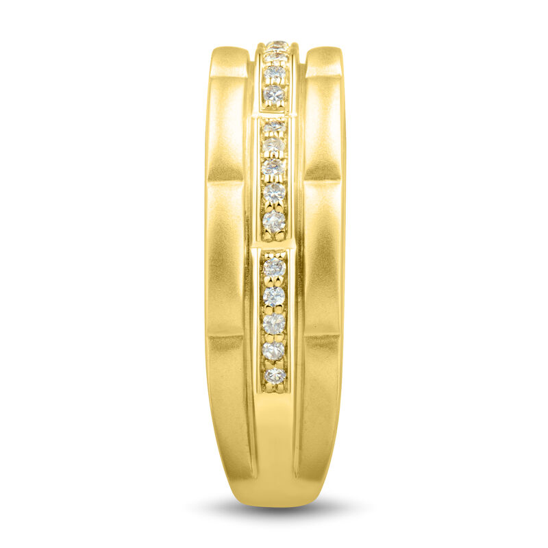 Men&rsquo;s Diamond Wedding Band in 10K Yellow Gold &#40;1/5 ct. tw.&#41; 